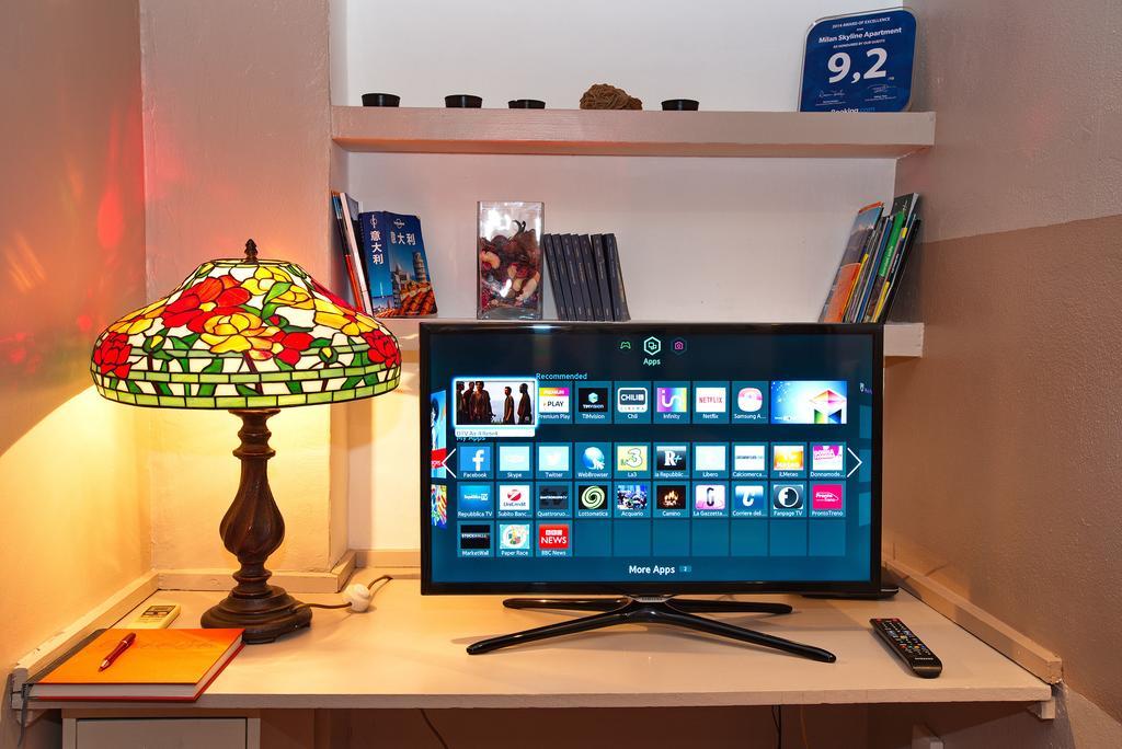 Skyline In Citta Studi A 1 Minuto Dal Metro Con Terrazzo Wi-fi E Netflix * Mailand